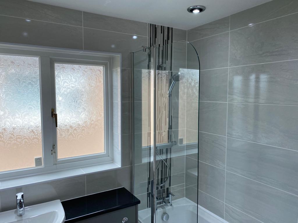 Lakes two-part over-bath folding screen